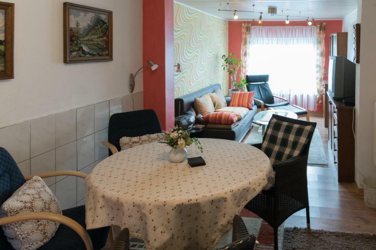 Ferienwohnung Buettner Solms-Oberbiel المظهر الخارجي الصورة